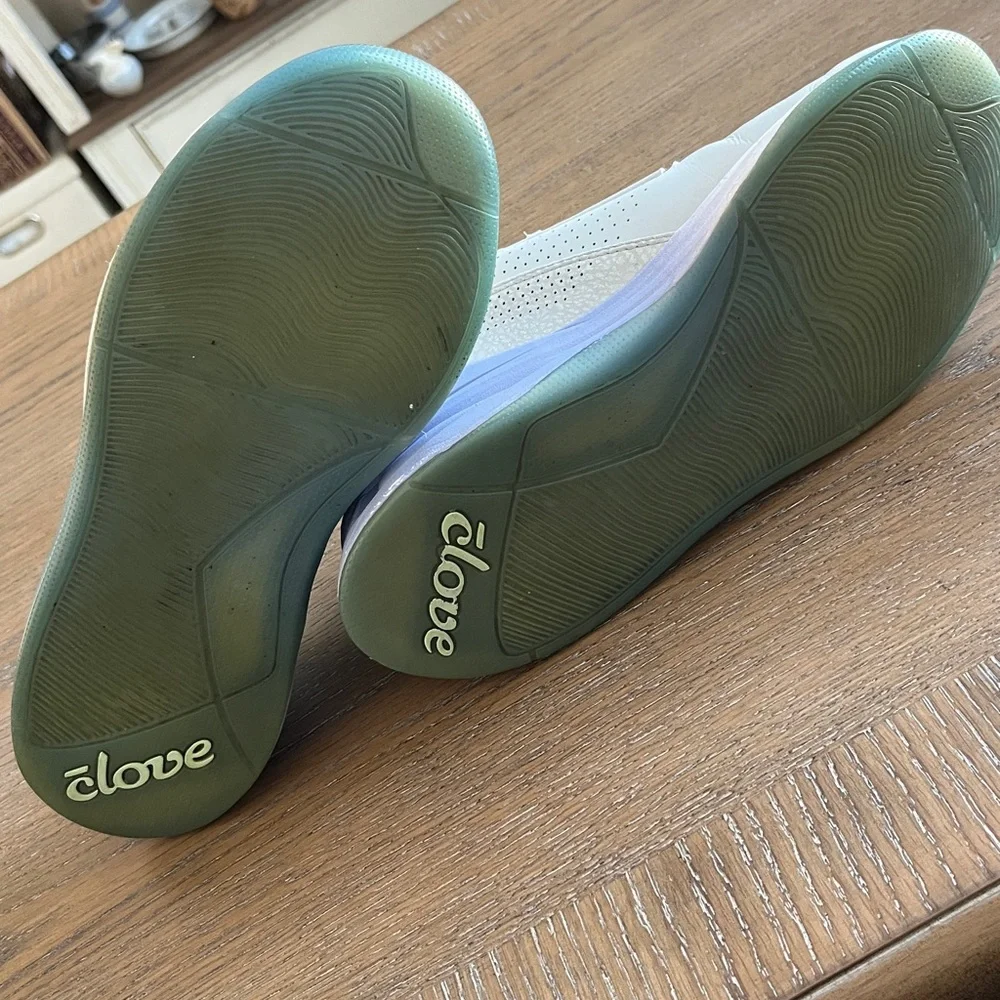 Clove Women's Light Gray‎ and Lavender Nursing Shoes Size 7.5